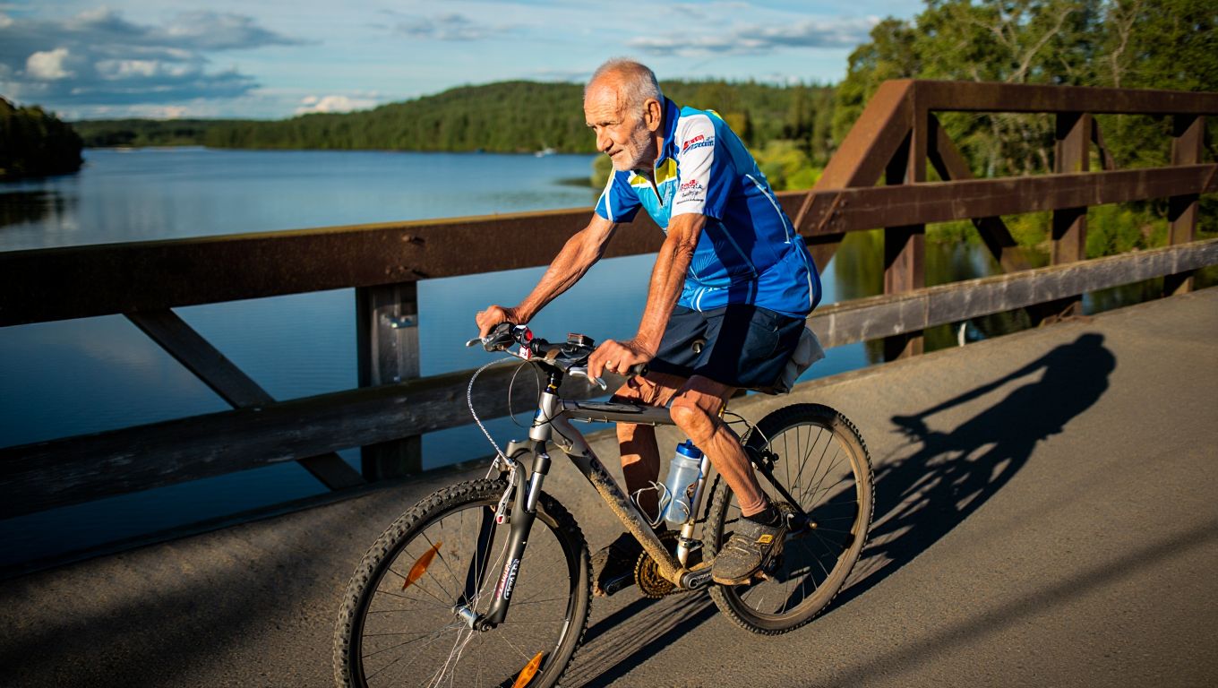Cruzó los Siete Lagos en bicicleta a los 82 años: «Nadie de mi edad me creía capaz»
