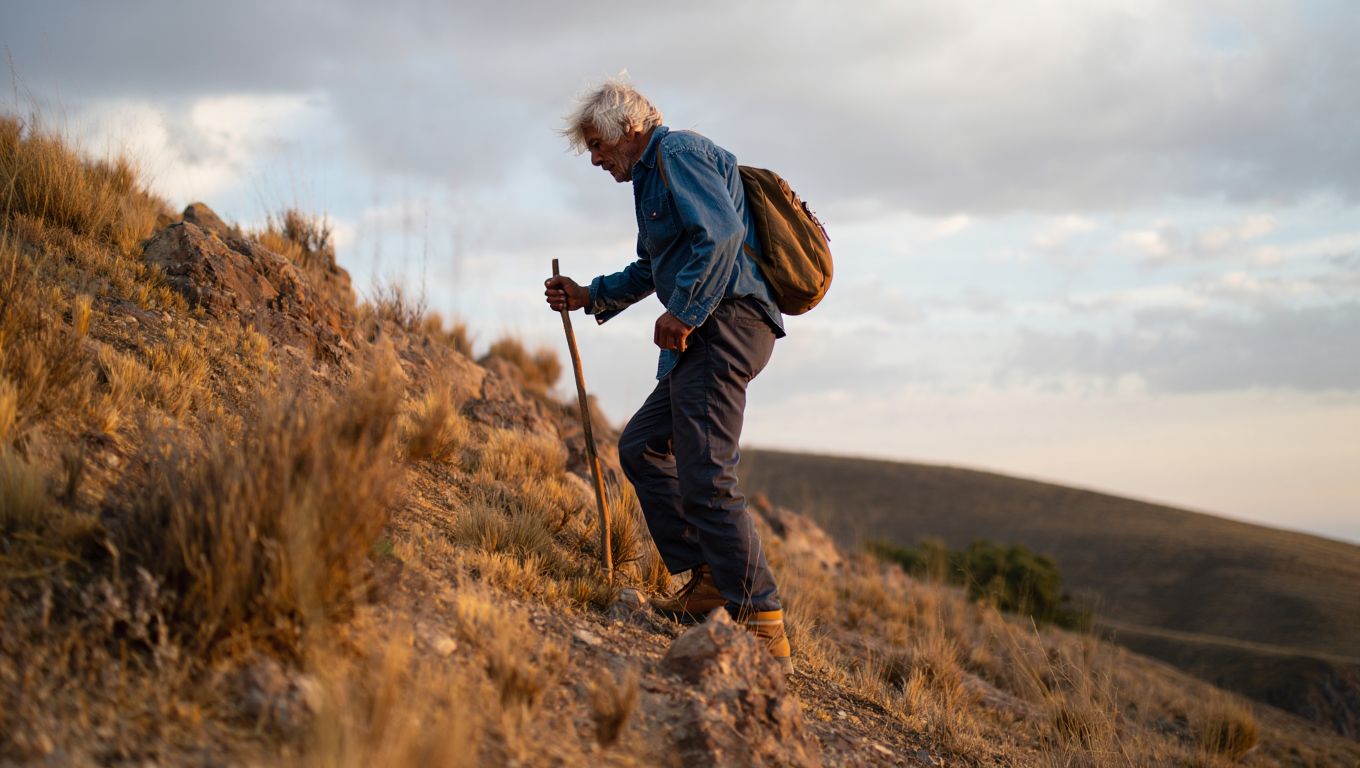 A los 88 años sigue subiendo cerros en Salta: «El cuerpo aguanta más de lo que uno cree»