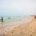 No hace falta cruzar a Brasil: cada vez más argentinos descubren las playas del litoral por sus aguas cálidas